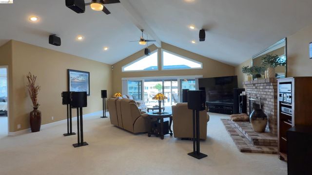 91 Shell Pl, Discovery Bay, CA 94505