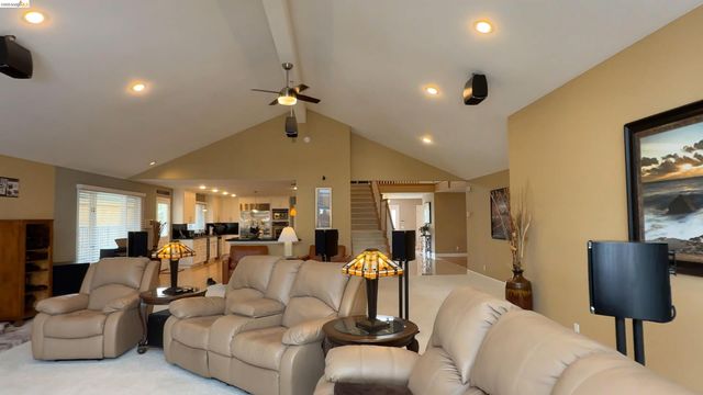 91 Shell Pl, Discovery Bay, CA 94505