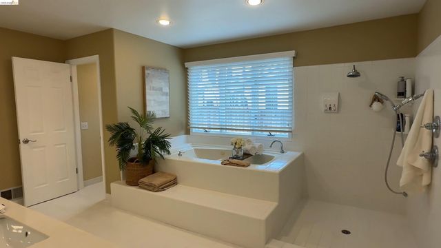 91 Shell Pl, Discovery Bay, CA 94505