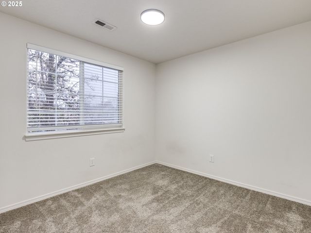 18067 Sw NIKS Dr, Beaverton, OR 97003