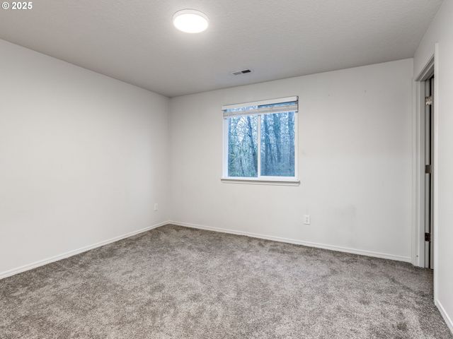 18067 Sw NIKS Dr, Beaverton, OR 97003