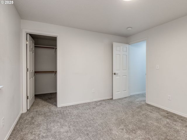 18067 Sw NIKS Dr, Beaverton, OR 97003