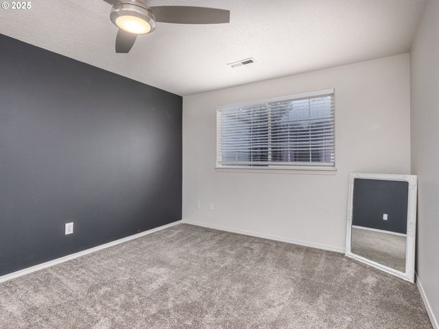 18067 Sw NIKS Dr, Beaverton, OR 97003