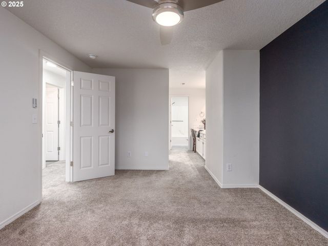 18067 Sw NIKS Dr, Beaverton, OR 97003