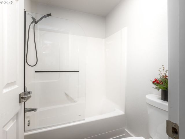 18067 Sw NIKS Dr, Beaverton, OR 97003