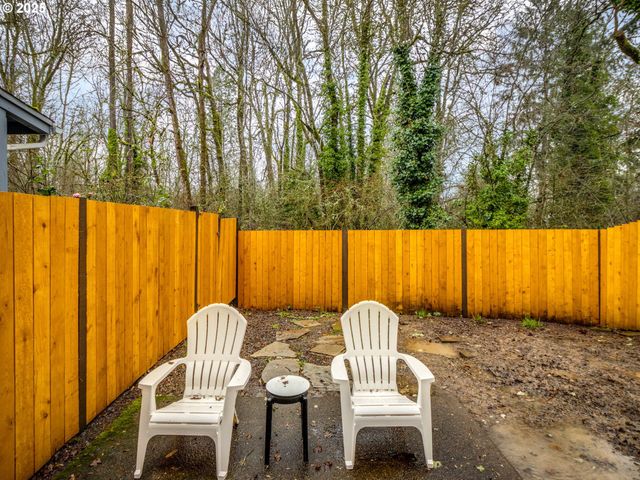 18067 Sw NIKS Dr, Beaverton, OR 97003