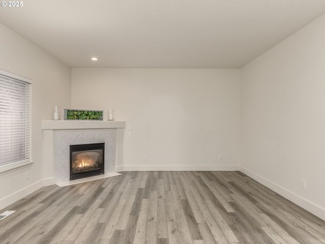 18067 Sw NIKS Dr, Beaverton, OR 97003