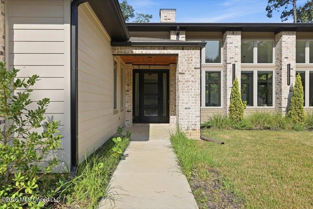 3 Carter Grove, Jackson, MS 39211