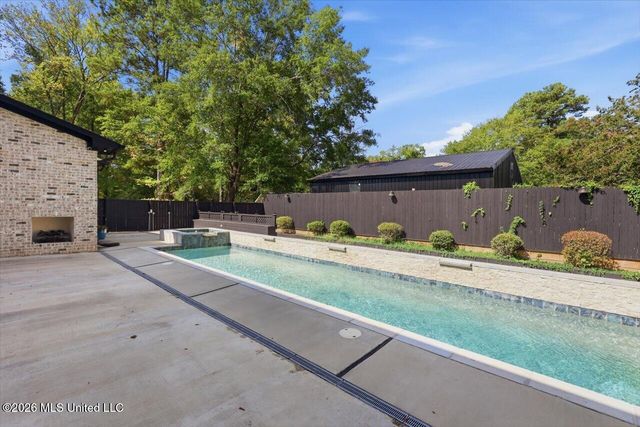 3 Carter Grove, Jackson, MS 39211