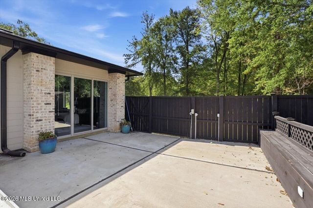 3 Carter Grove, Jackson, MS 39211