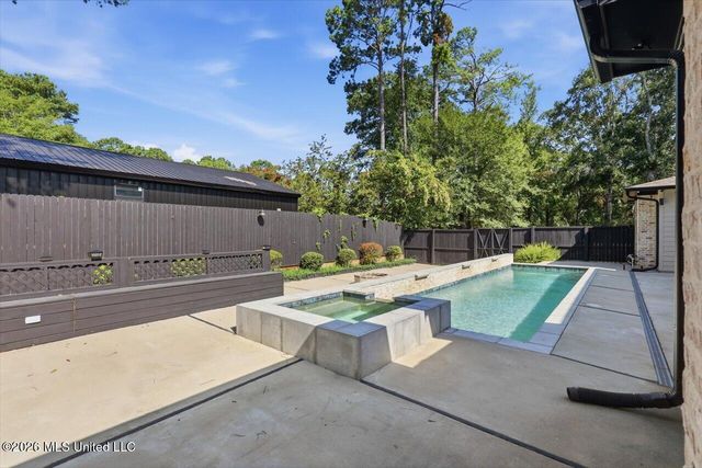 3 Carter Grove, Jackson, MS 39211