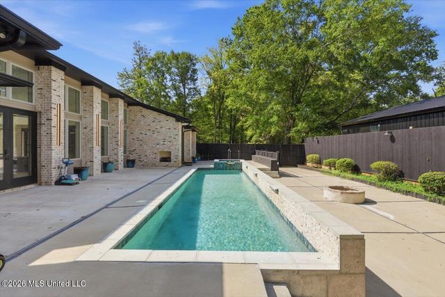 3 Carter Grove, Jackson, MS 39211