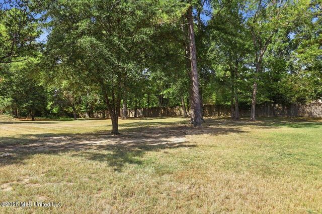 3 Carter Grove, Jackson, MS 39211