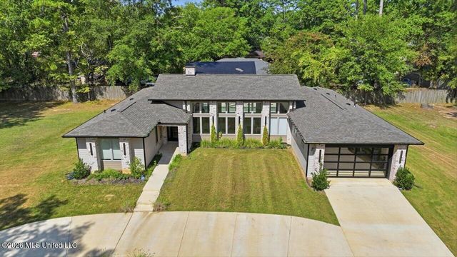 3 Carter Grove, Jackson, MS 39211