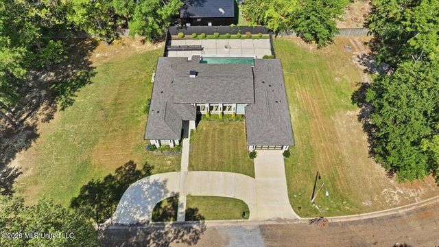 3 Carter Grove, Jackson, MS 39211