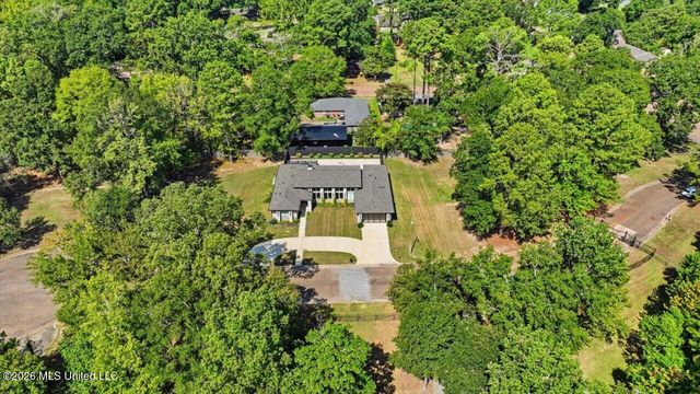 3 Carter Grove, Jackson, MS 39211