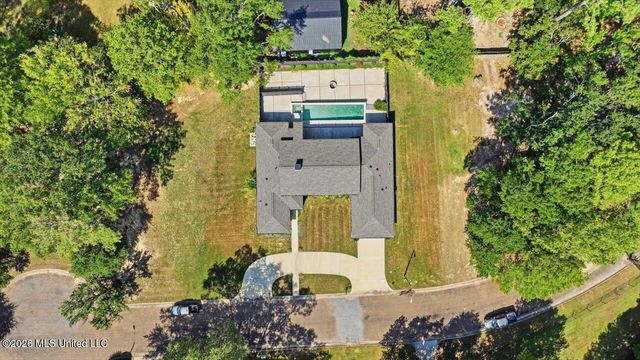 3 Carter Grove, Jackson, MS 39211