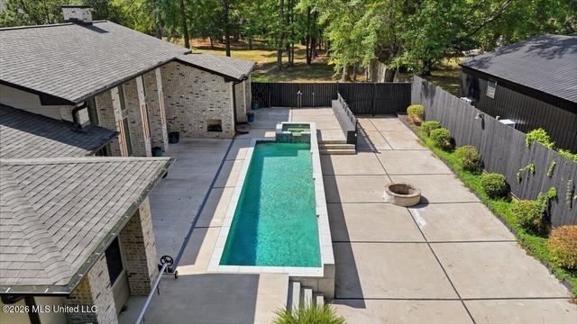 3 Carter Grove, Jackson, MS 39211