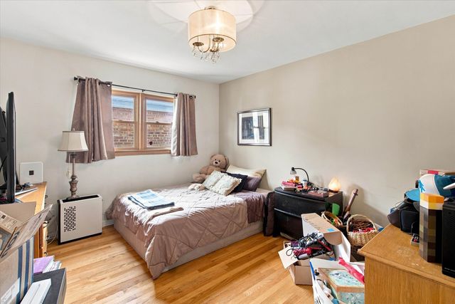 6105 N LOWELL Avenue, Chicago, IL 60646