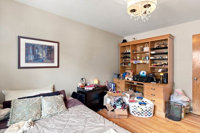 6105 N LOWELL Avenue, Chicago, IL 60646