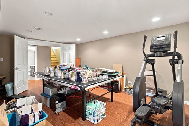 6105 N LOWELL Avenue, Chicago, IL 60646