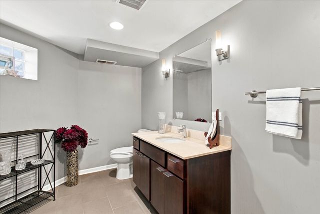 6105 N LOWELL Avenue, Chicago, IL 60646