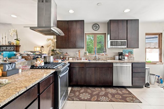 6105 N LOWELL Avenue, Chicago, IL 60646