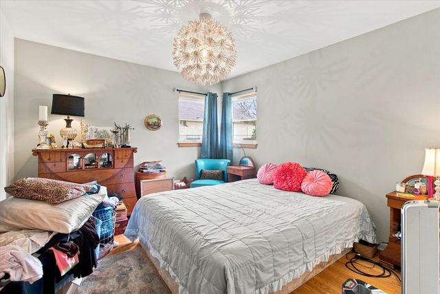 6105 N LOWELL Avenue, Chicago, IL 60646