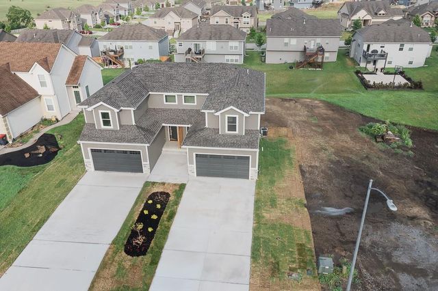 1320 N 159th Street, Basehor, KS 66007