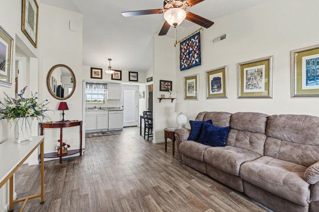 520 Summer Pointe Drive, Walton, KY 41094