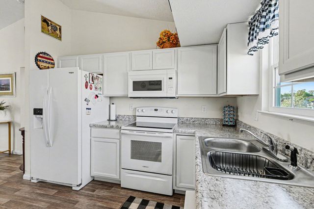 520 Summer Pointe Drive, Walton, KY 41094