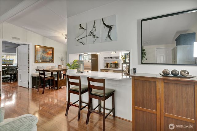 15271 Oak Drive, Renton, WA 98058