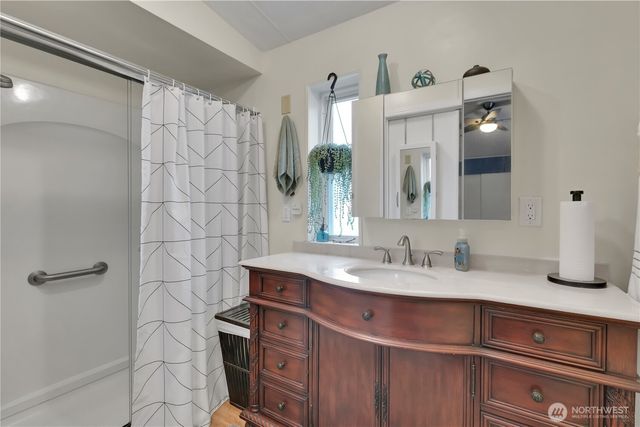 15271 Oak Drive, Renton, WA 98058