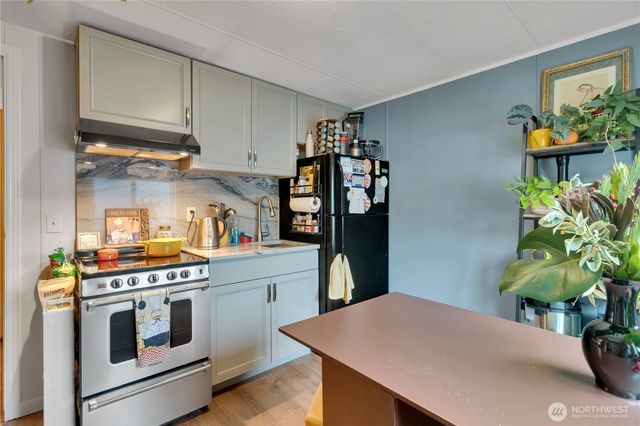 15271 Oak Drive, Renton, WA 98058