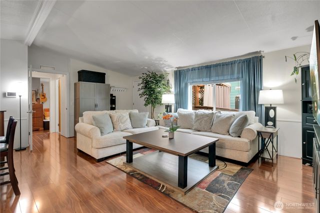 15271 Oak Drive, Renton, WA 98058