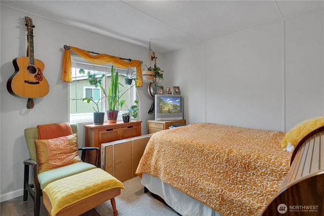 15271 Oak Drive, Renton, WA 98058