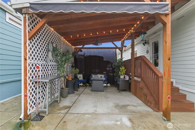 15271 Oak Drive, Renton, WA 98058