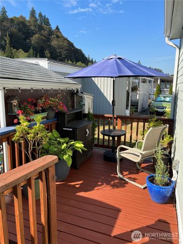 15271 Oak Drive, Renton, WA 98058