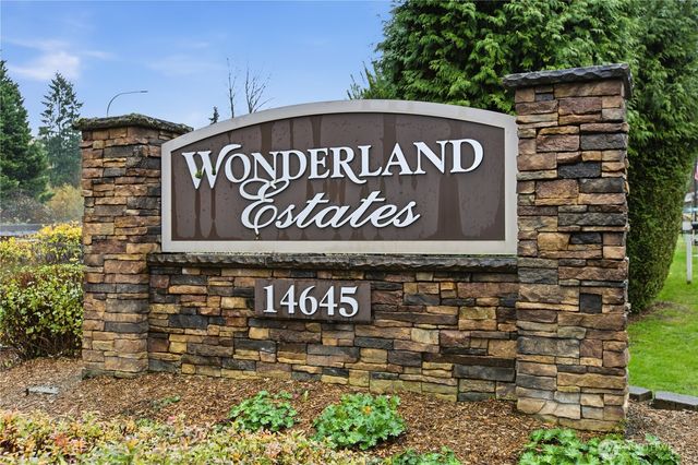 15271 Oak Drive, Renton, WA 98058