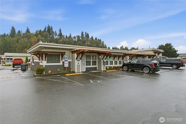 15271 Oak Drive, Renton, WA 98058