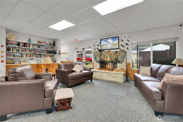 15271 Oak Drive, Renton, WA 98058