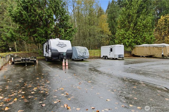 15271 Oak Drive, Renton, WA 98058