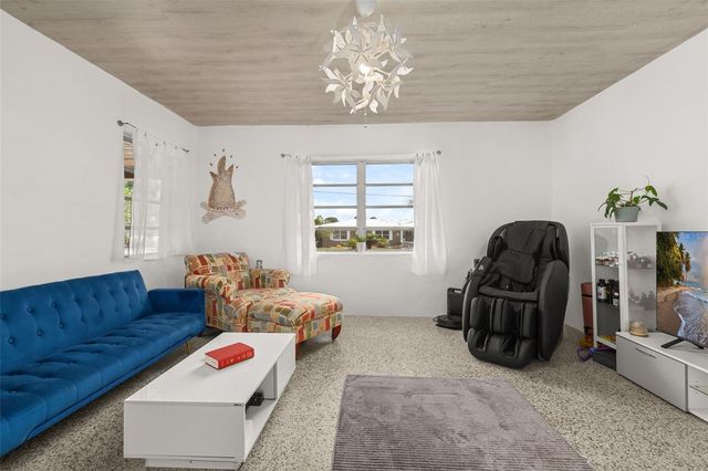 9 SUNSET DRIVE, Debary, FL 32713