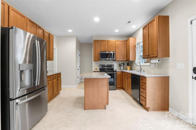 139 Yadkin Road, Fletcher, NC 28732