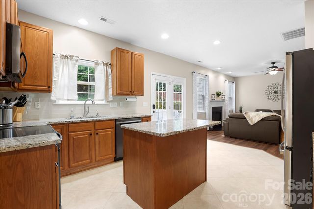 139 Yadkin Road, Fletcher, NC 28732
