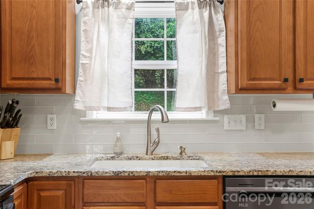 139 Yadkin Road, Fletcher, NC 28732