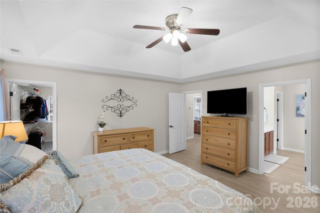 139 Yadkin Road, Fletcher, NC 28732