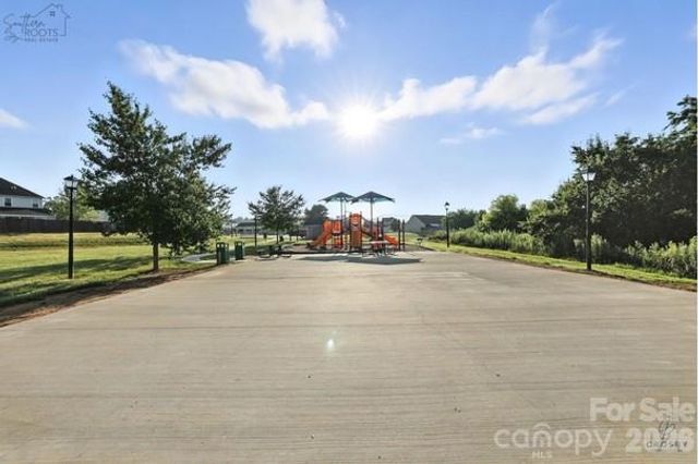 139 Yadkin Road, Fletcher, NC 28732