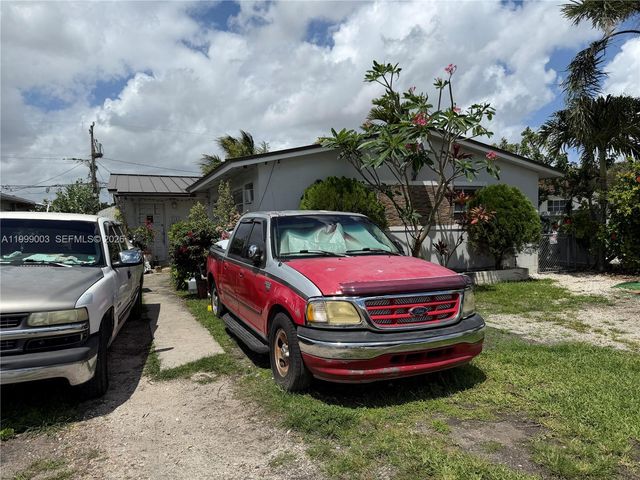 9283 SW 39th Street, Miami, FL 33165