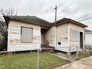 1410 35th Street, Galveston, TX 77550